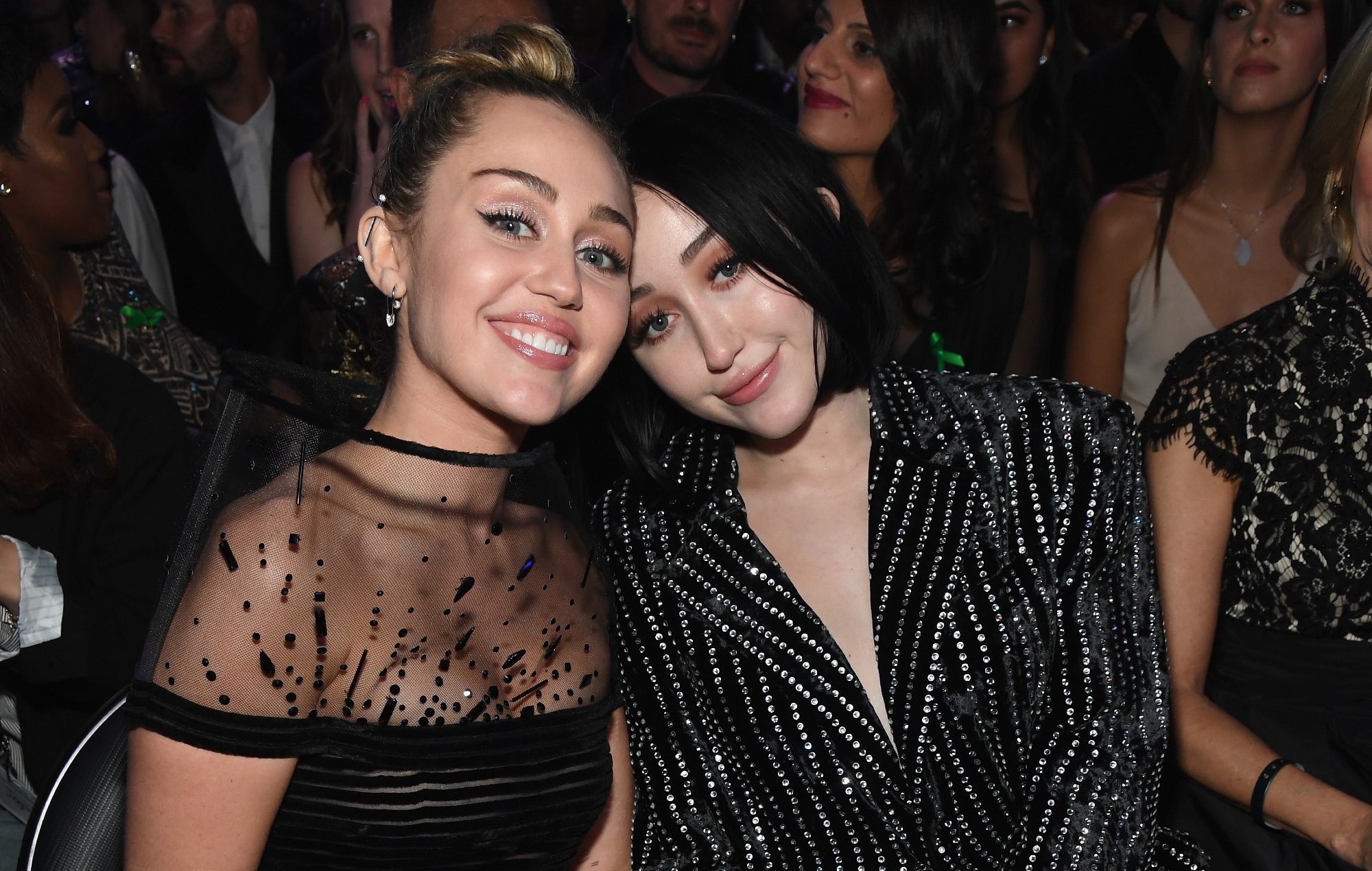 Miley Cyrus Noah Cyrus