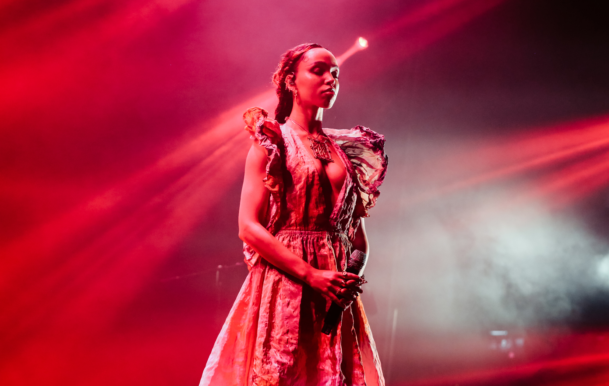FKA twigs performing at the NME Awards 2020, photo by Andy Ford