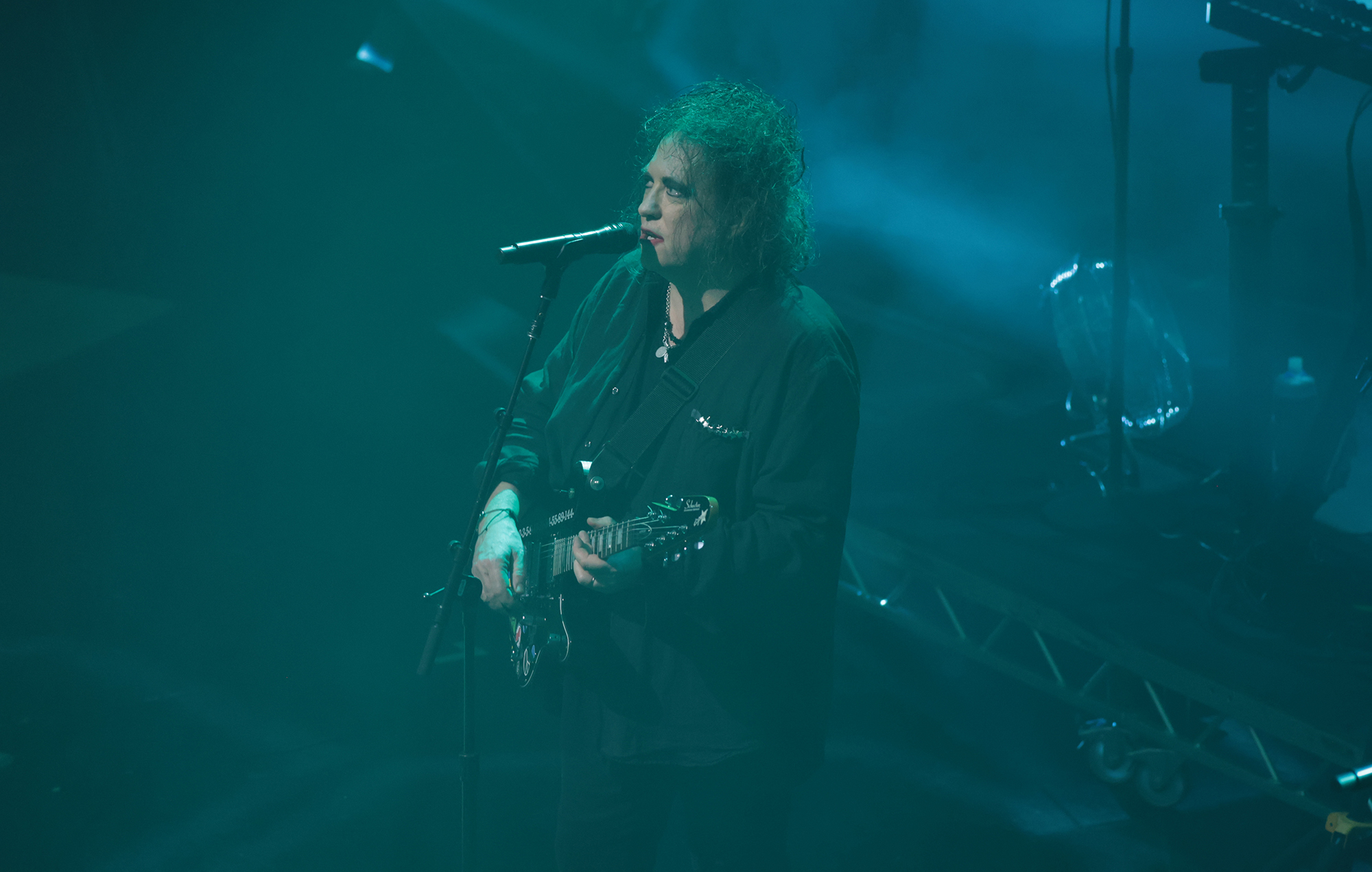 Robert Smith performing at the BandLab NME Awards 2022, photo by Andy Ford