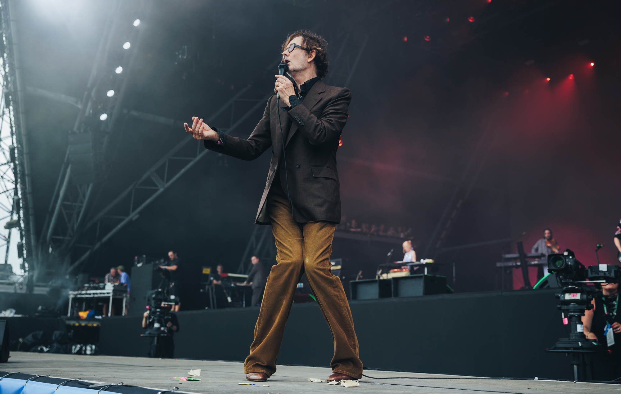 Jarvis Cocker performs with Pulp at Glastonbury 2025, photo by Andy Ford