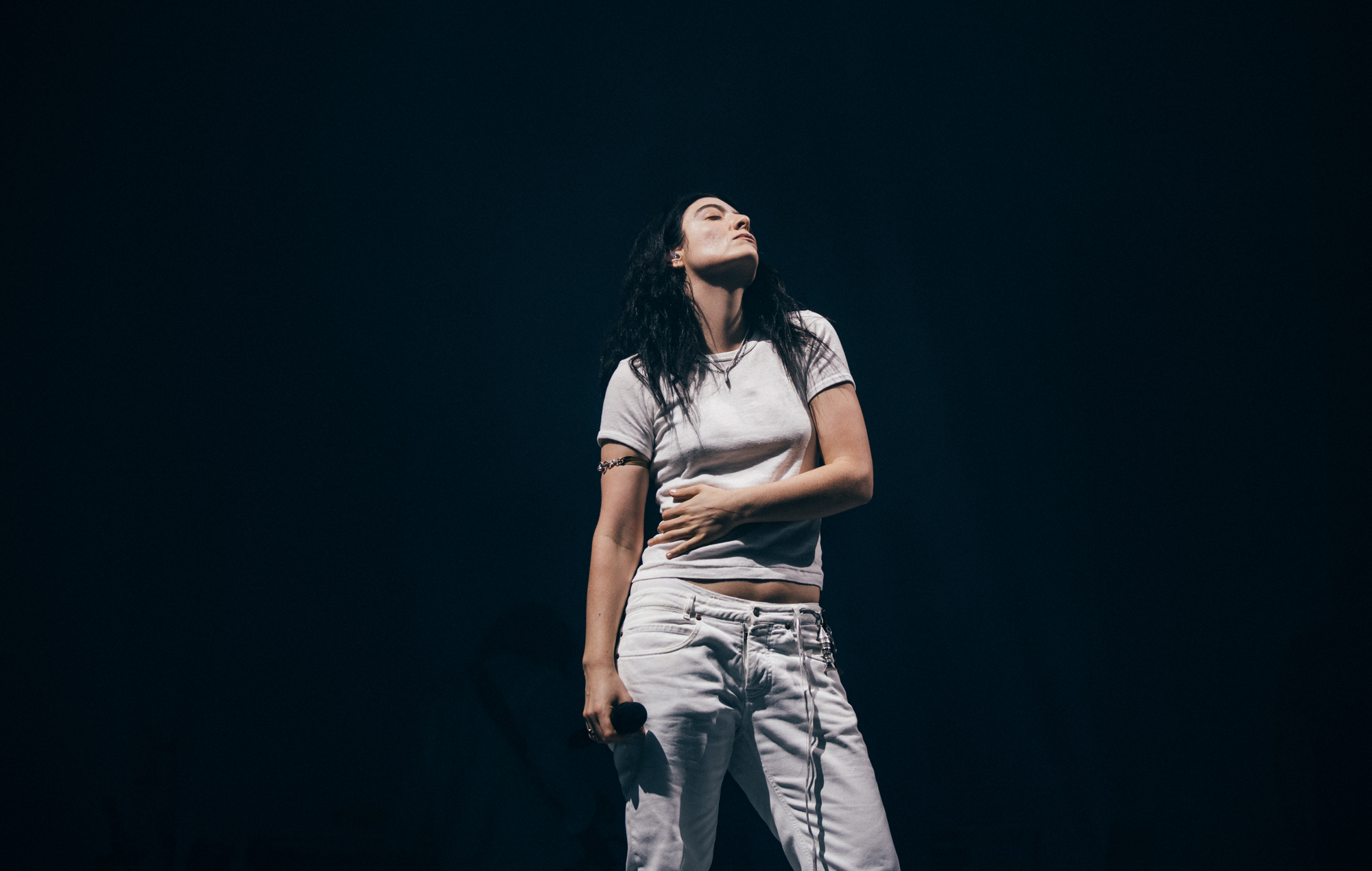 Lorde live at Glastonbury 2025. Credit: Derek Bremner for NME