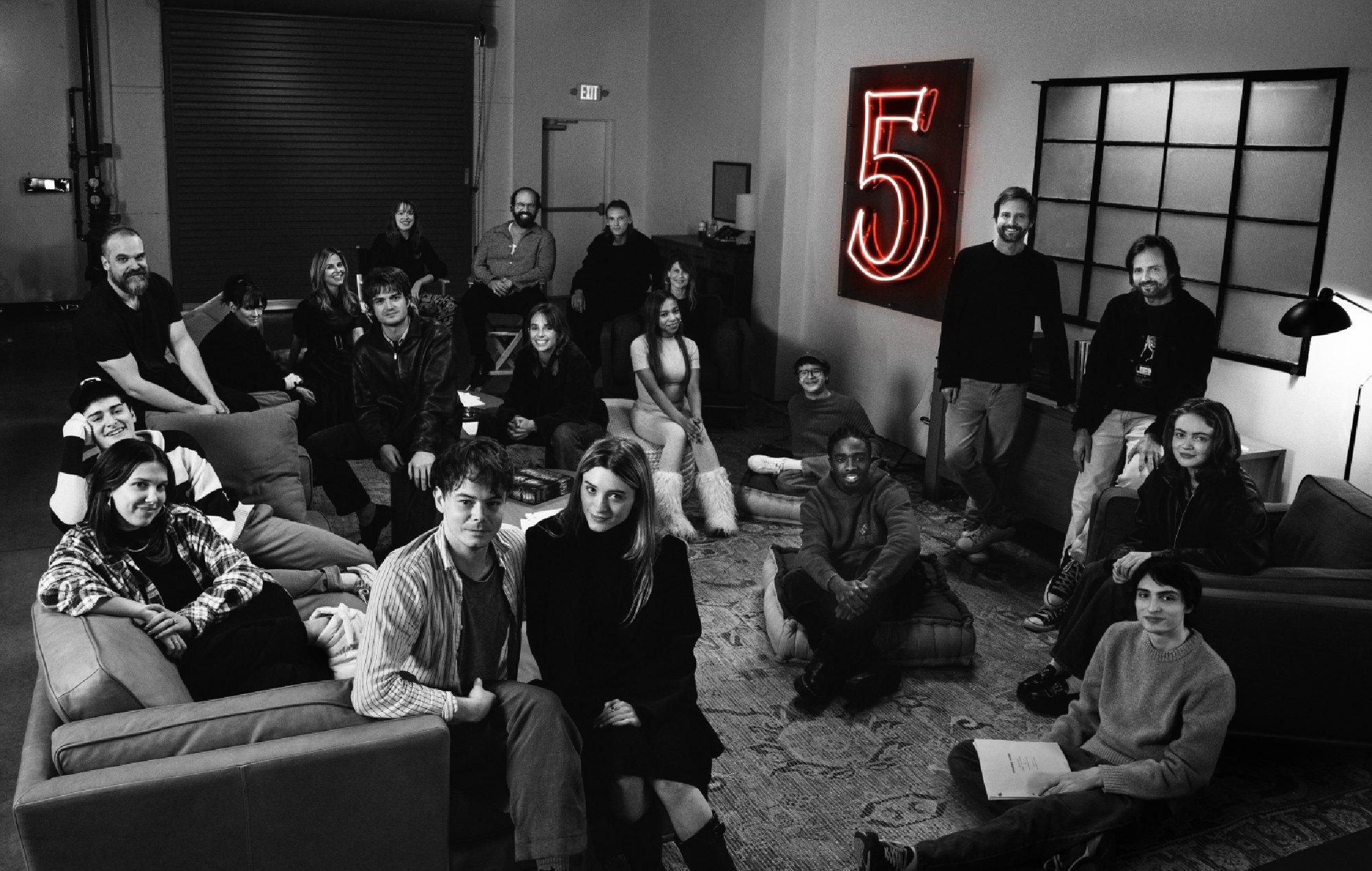 (L to R) Noah Schnapp, Millie Bobby Brown, David Harbour, Winona Ryder, Cara Buono, Joe Keery, Amybeth McNulty, Charlie Heaton, Brett Gelman, Maya Hawke, Natalia Dyer, Jamie Campbell Bower, Priah Ferguson, Linda Hamilton, Gaten Matarazzo, Caleb McLaughlin, Ross Duffer, Matt Duffer, Finn Wolfhard, and Sadie Sink of ‘Stranger Things’