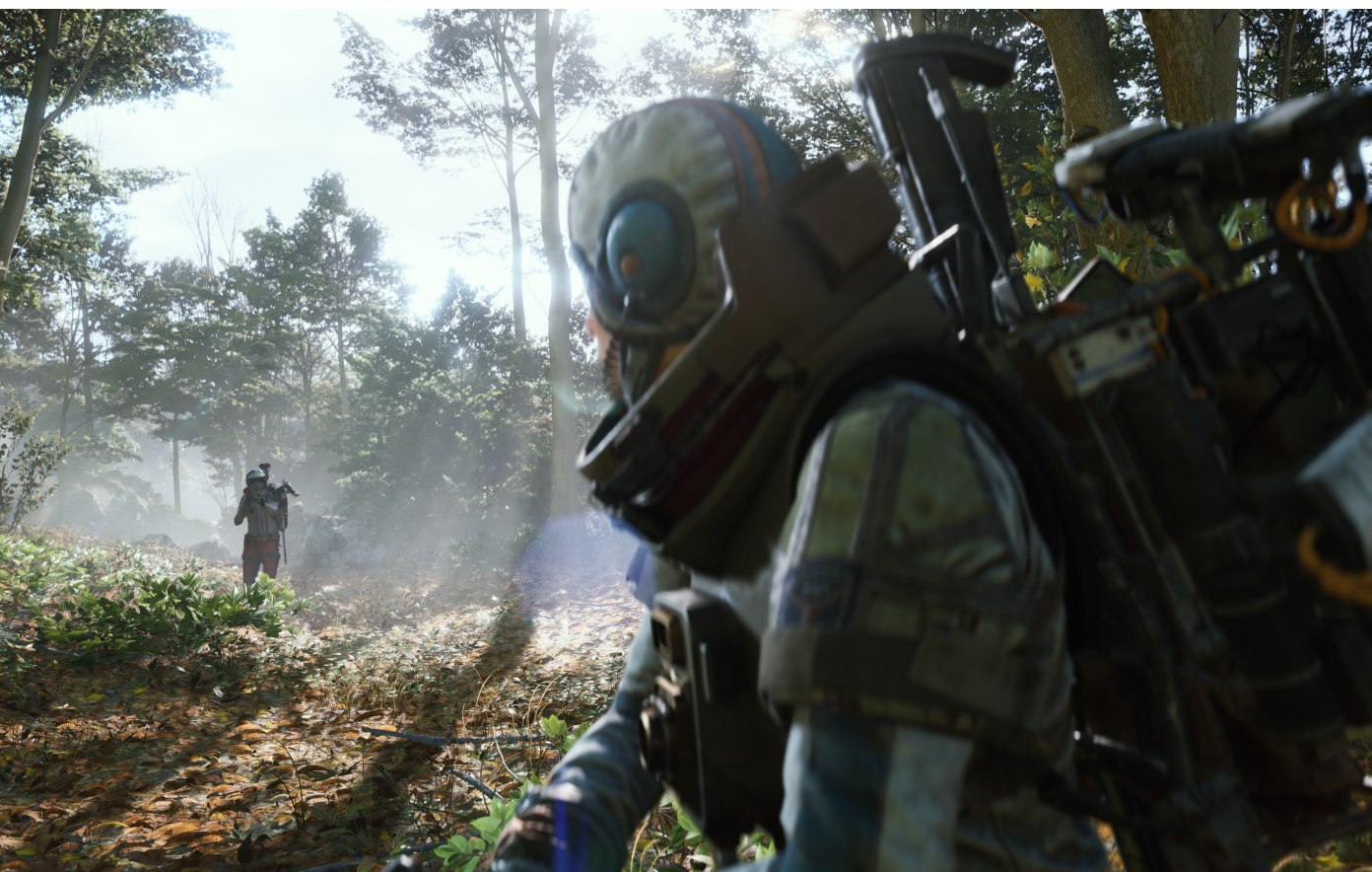 Arc Raiders Upgrade Stash: Several players can be seen.