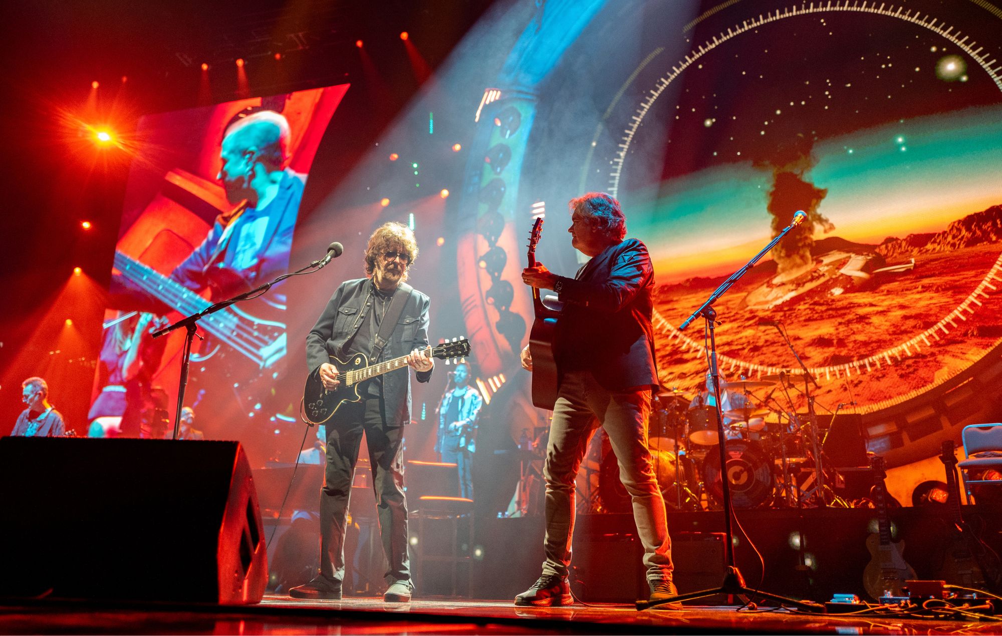 ELO perform live