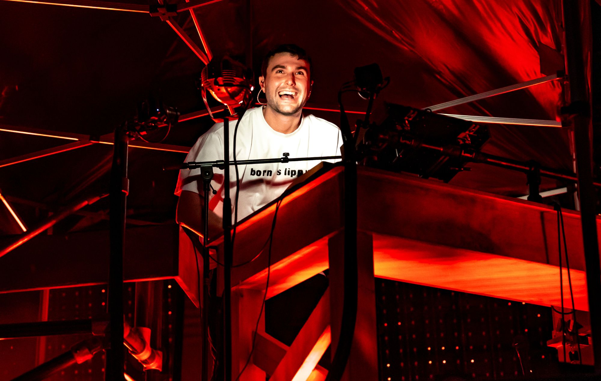 Fred Again performs live