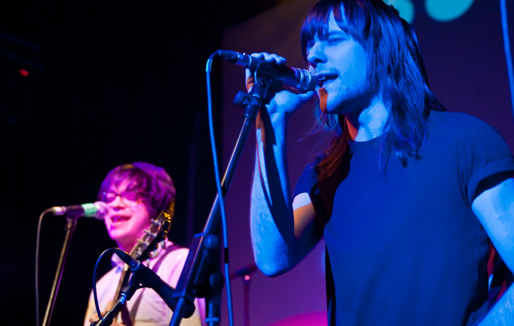 Sam Duckworth of Get Cape. Wear Cape. Fly. performs on stage with his band at Cargo in London (Photo by Caitlin Mogridge/Redferns)