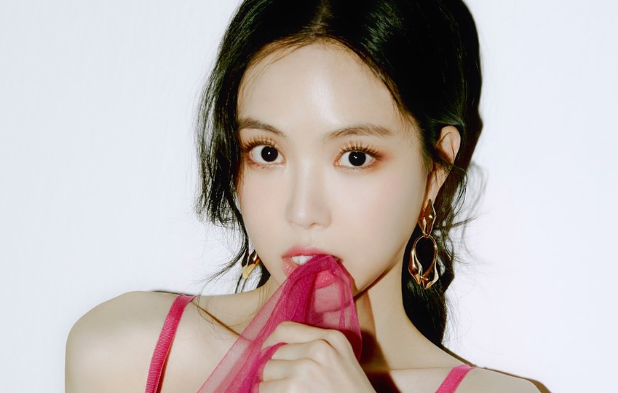 son na-eun apink departure